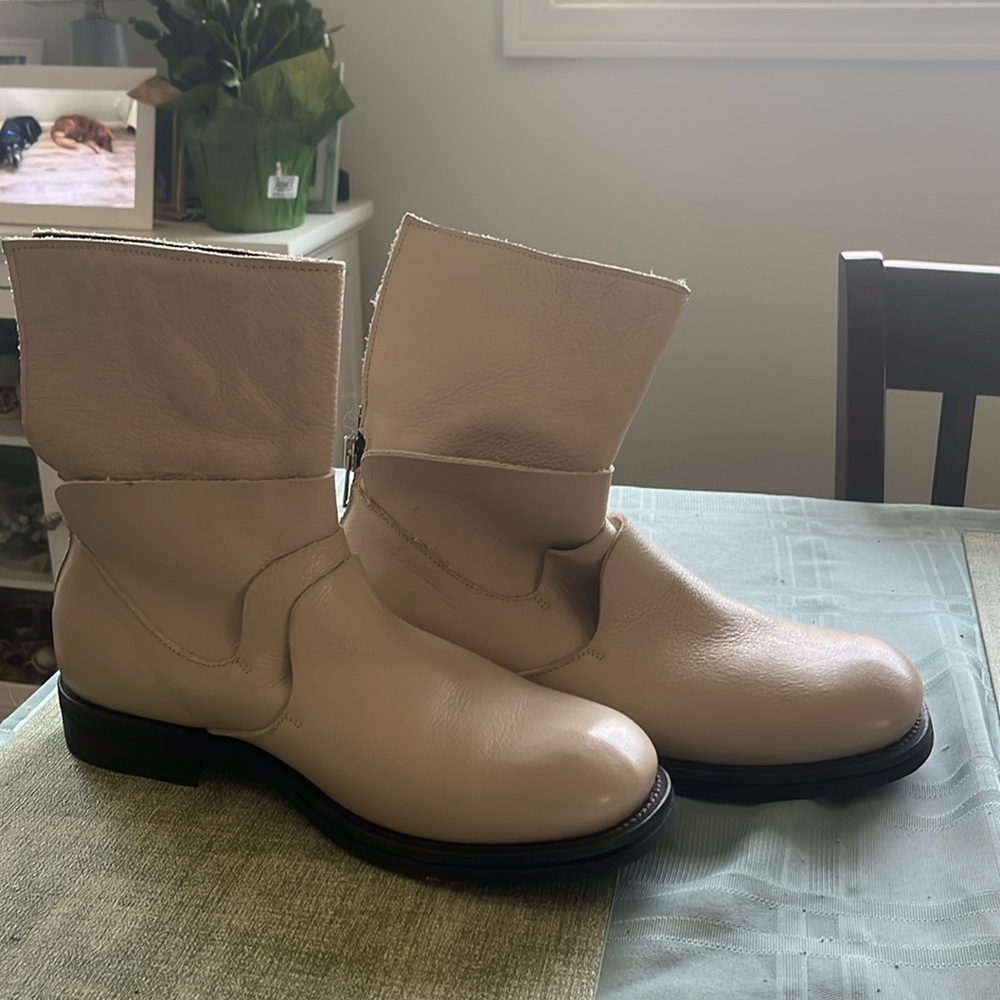 Men’s Mo Ma boots made in Italy 
Euro size 42 all leather